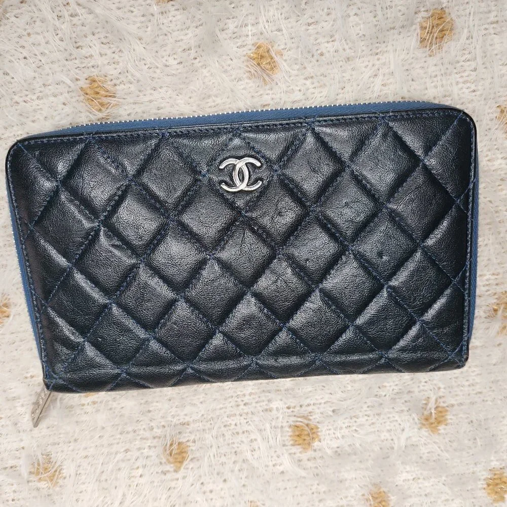 Chanel Diamond-quilted CC Caviar zip-around Wallet